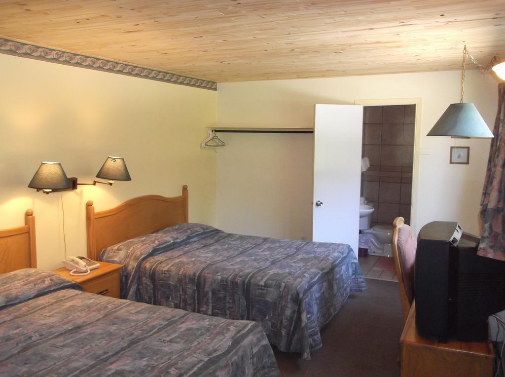 Auberge Mountain View Inn มงต์-ทร็องบล็องต์ ภายนอก รูปภาพ