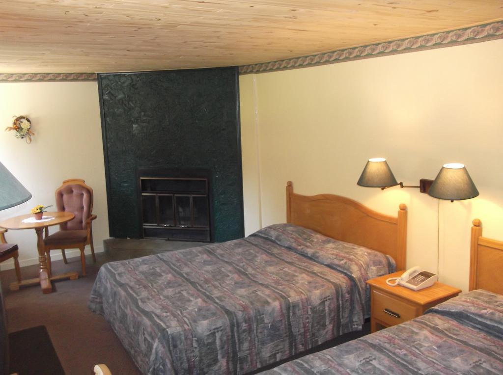 Auberge Mountain View Inn มงต์-ทร็องบล็องต์ ภายนอก รูปภาพ