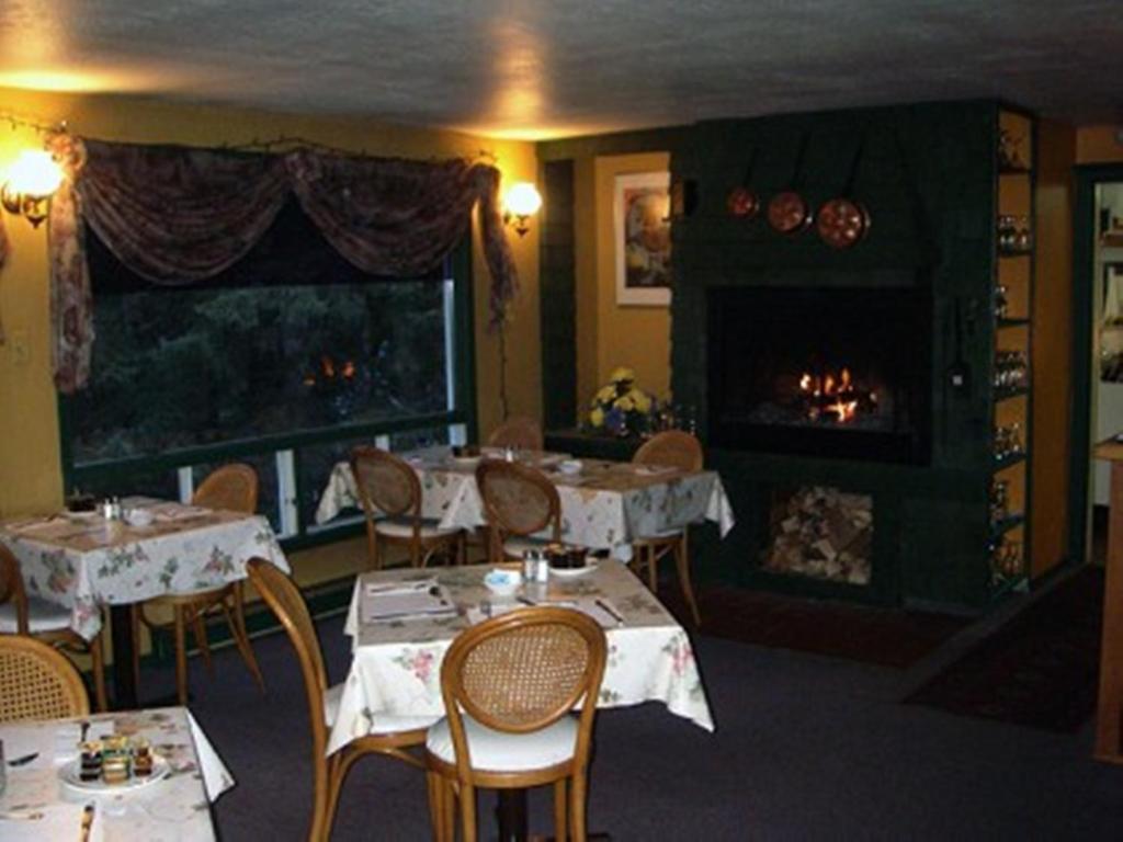 Auberge Mountain View Inn มงต์-ทร็องบล็องต์ ภายนอก รูปภาพ