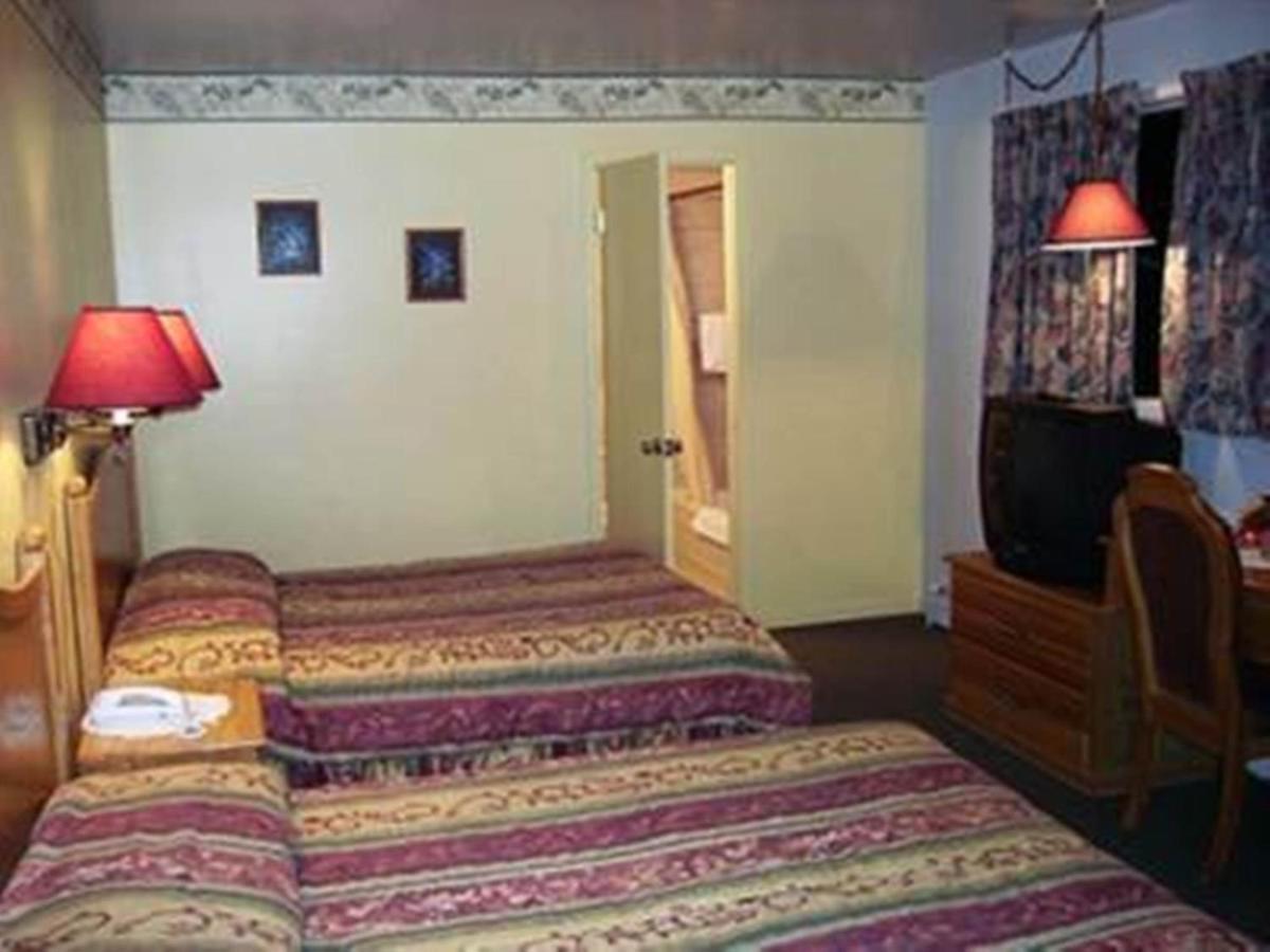 Auberge Mountain View Inn มงต์-ทร็องบล็องต์ ภายนอก รูปภาพ